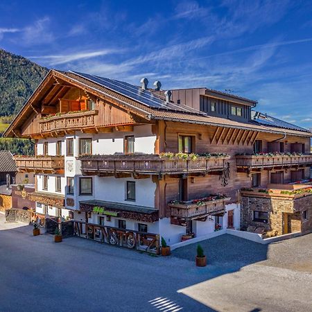 Hotel Alpenstolz Mieders Buitenkant foto