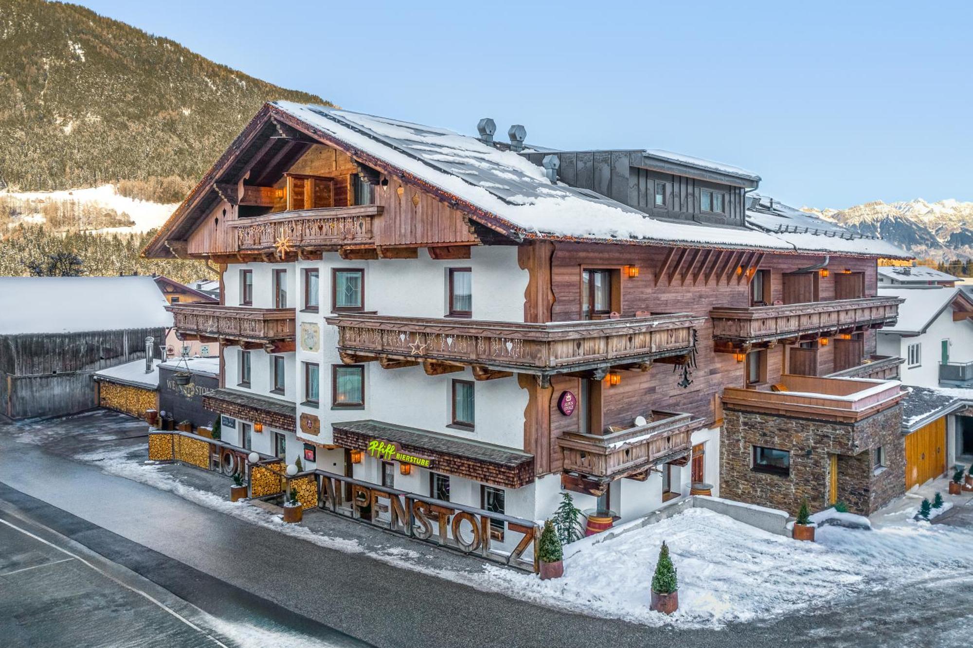 Hotel Alpenstolz Mieders Buitenkant foto